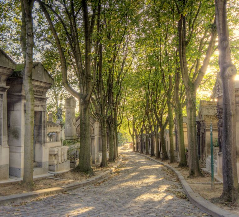 The Père Lachaise Cemetery: Guided 2-Hour Small-Group Tour