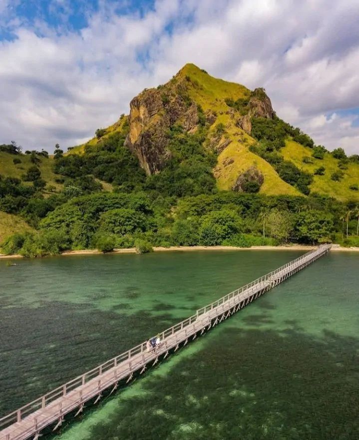 Land Tour Labuan Bajo BY East Cruise