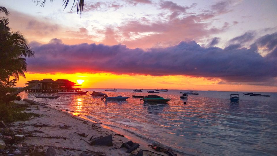 Private Trip Derawan 3 Days 2 Nights – via Tanjung Batu