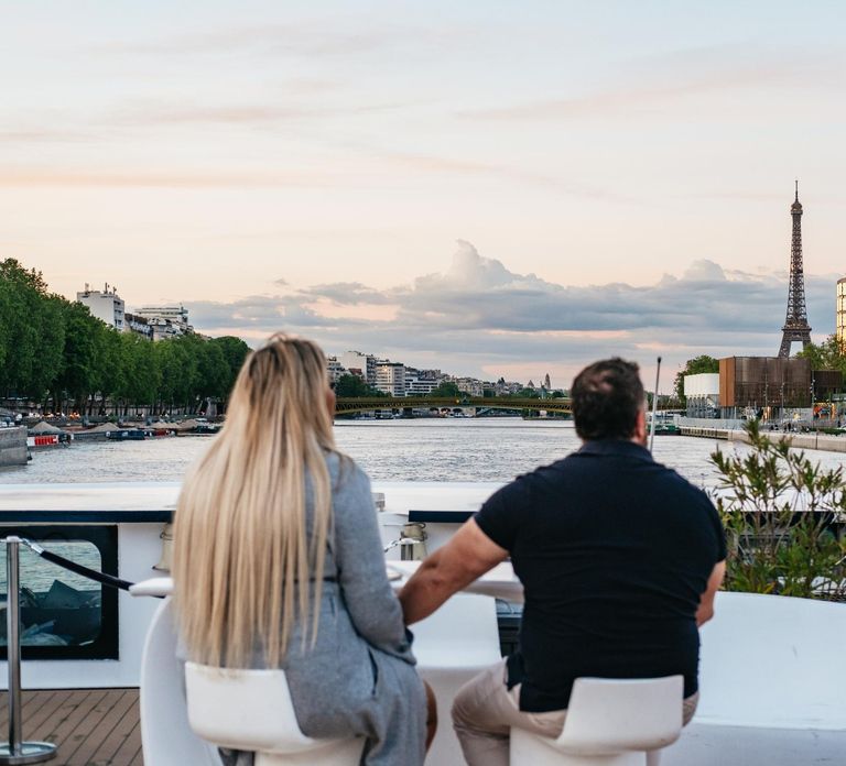 Paris: Gourmet Dinner Cruise on Seine River with Live Music