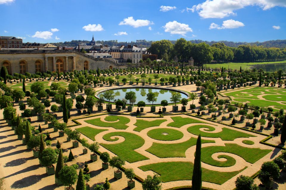 Palace of Versailles: Entry Ticket + Gardens + Estate of Trianon
