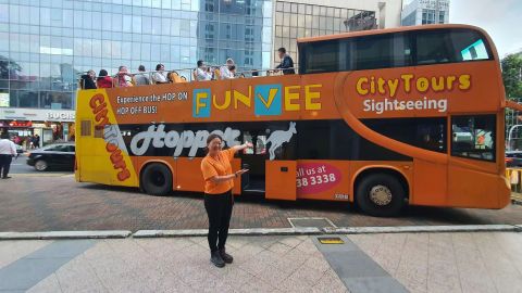 FunVee Open-top Bus Tour with Breakfast (Toast Box)