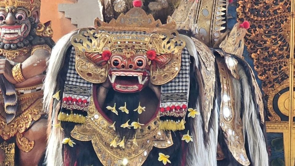 Barong & Kris  Dance Seraya Budaya Singapadu Ubud