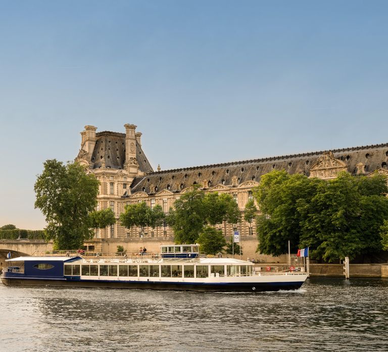Paris: Seine River Panoramic Views Dinner Cruise