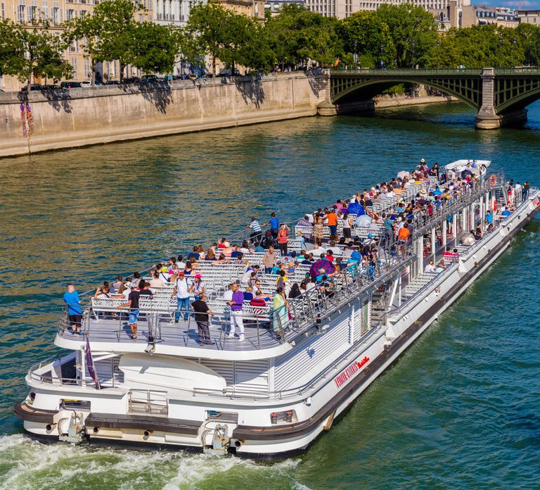 Paris: Seine River Sightseeing Cruise by Bateaux Mouches