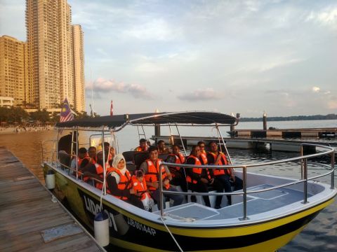 Seletar Indigenous Community & Floating Fish Farm Tour