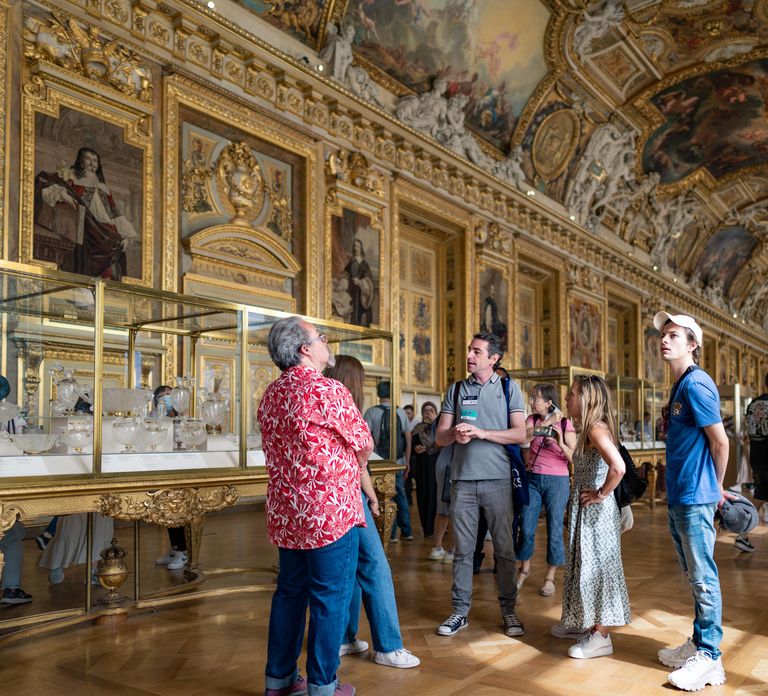 Paris: Guided Tour of the Must-Sees of the Louvre Museum