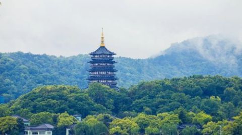 West Lake in Hangzhou|Bilingual guided tour service in Chinese and English, 1-on-1 private tour (no join-in tours), Leifeng Tower, West Lake (leisure travel only) Day Tours