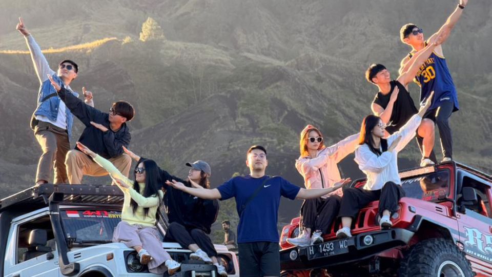 Volcanic Dust & Golden Skies: Mount Batur 4x4 Sunrise Jeep Adventure by Warung Jowet