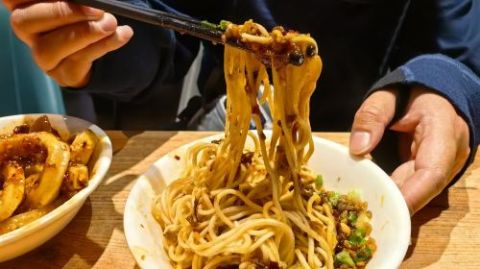 Foodie Tour & City Ride