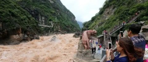 Tiger Leaping Gorge + Haba Snow Mountain + Hui Village Muslim Private Tour