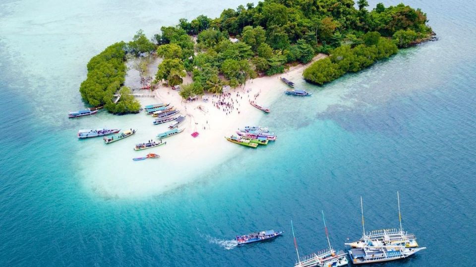 Open Trip One Day Pahawang Island
