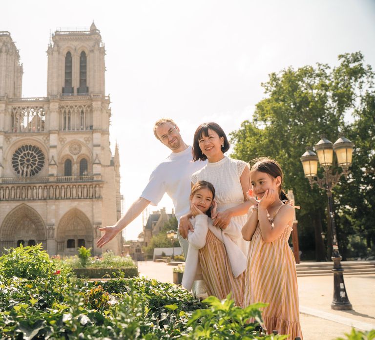 Paris:Notre Dame Premium Guided Tour and Free Entry Included
