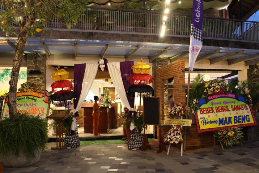 Bebek Bengil Restaurant Samasta Jimbaran Bali
