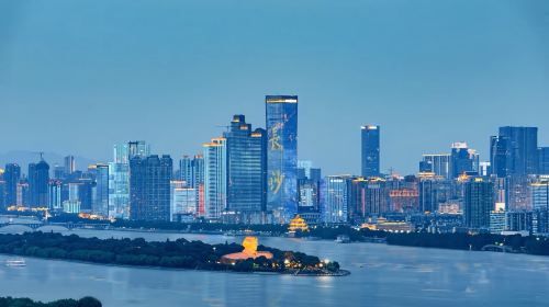 Hunan Museum + Orange Isle + Yuelu Academy + Autumn-Admiring Pavilion Changsha Pure Play Small Group 1-day Tour Day Tours