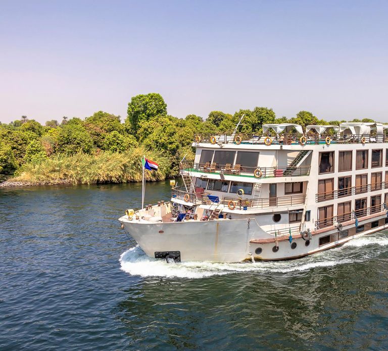 From Cairo: 4-Day Nile Cruise to Aswan w/ Balloon & Flights