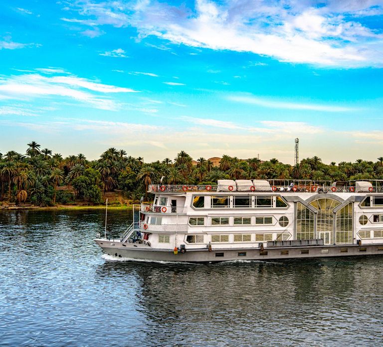 From Aswan: 4-Day Nile Cruise from Aswan to Luxor with Guide
